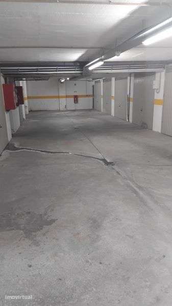 Aluguer de garagem box na Rinchoa - Grande imagem: 2/7