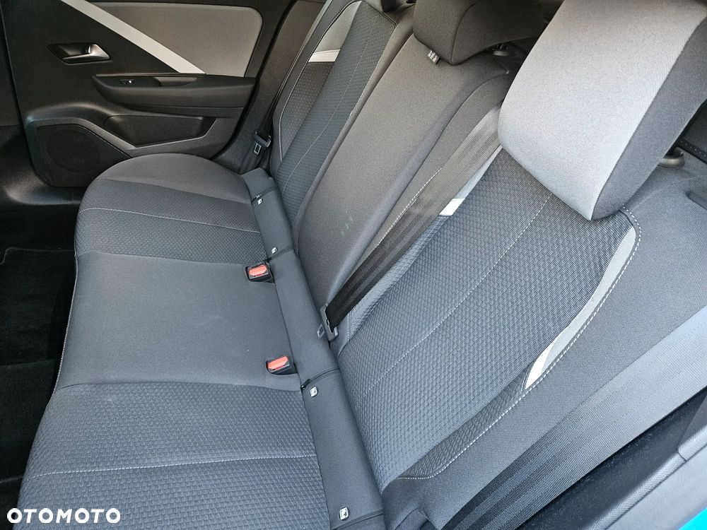 Opel Astra 1.2 Turbo Business Edition - 11