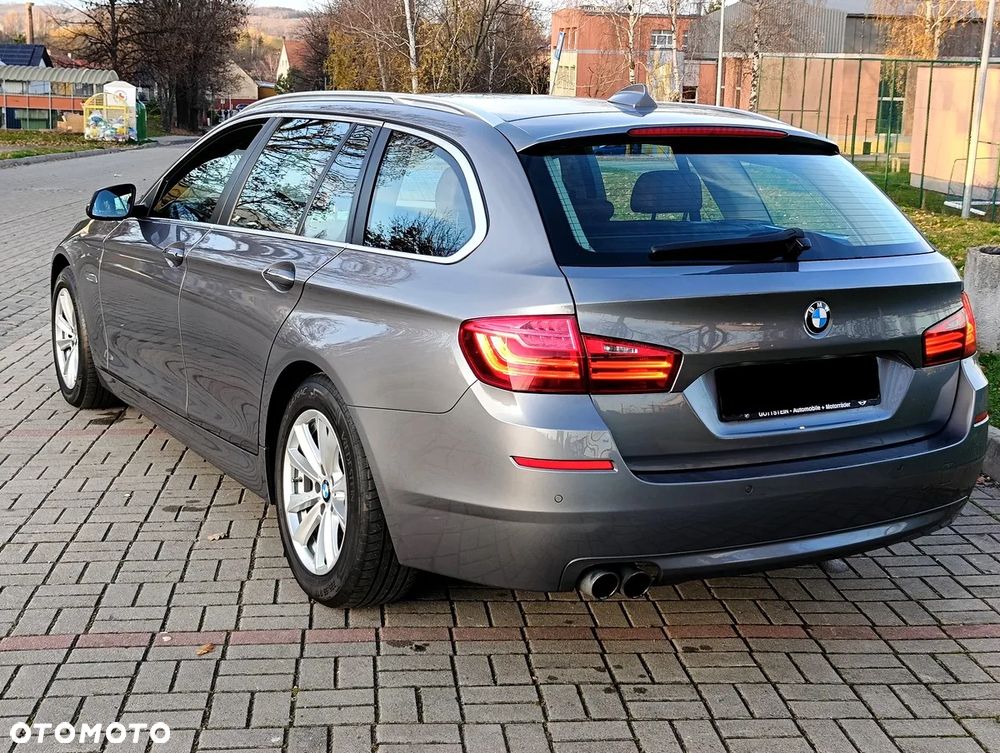 BMW Seria 5 525d Sport-Aut Modern Line - 19