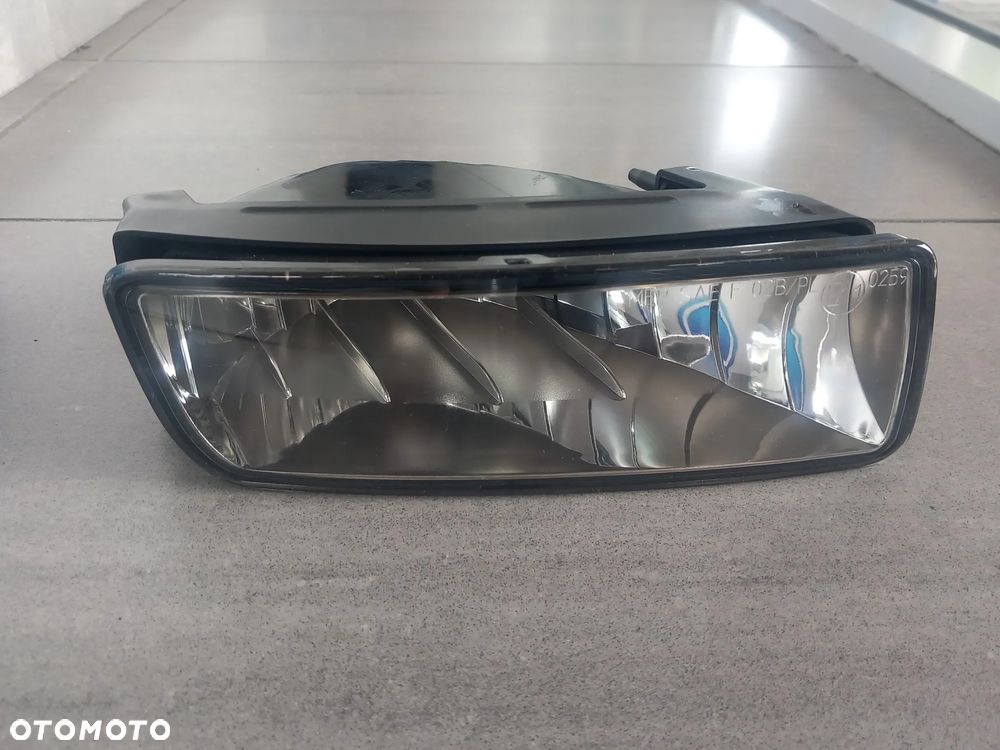 Lampa prawa przednia przeciwmgielna Ford Expedition MK2 2002-2006 - 4