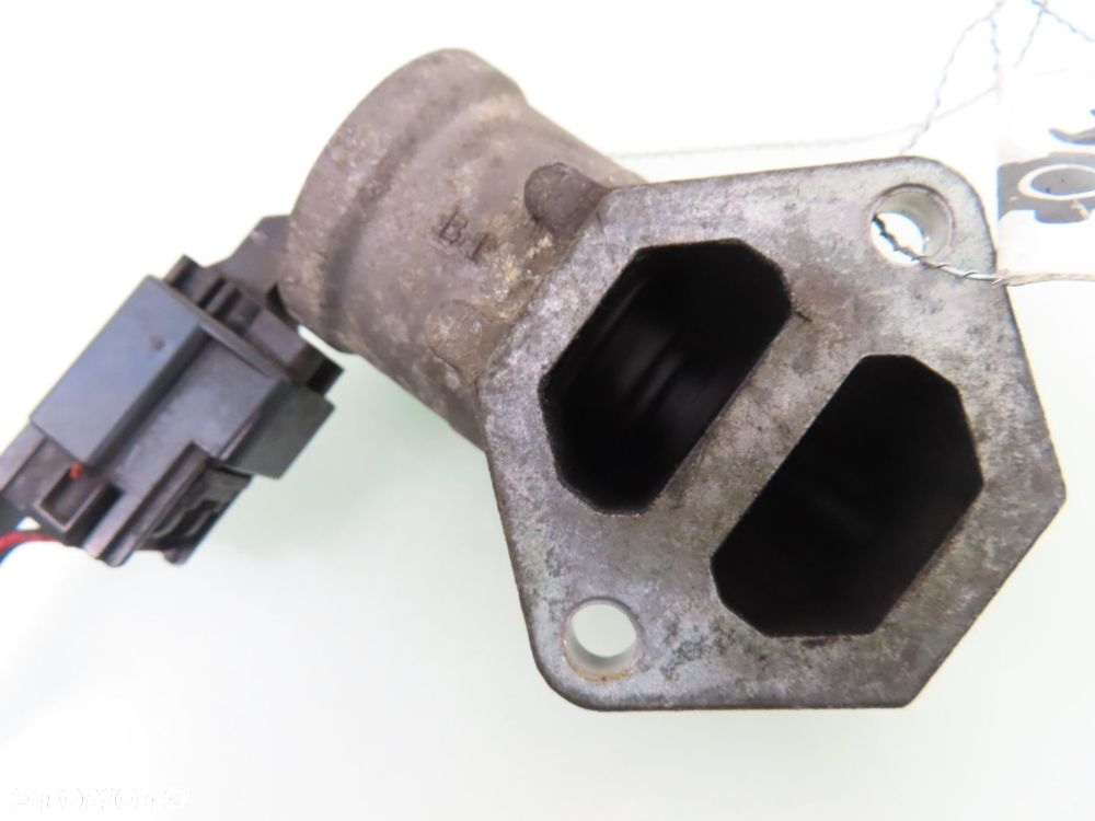 SILNICZEK KROKOWY VOLVO S40 I 1.8 8670419 - 4