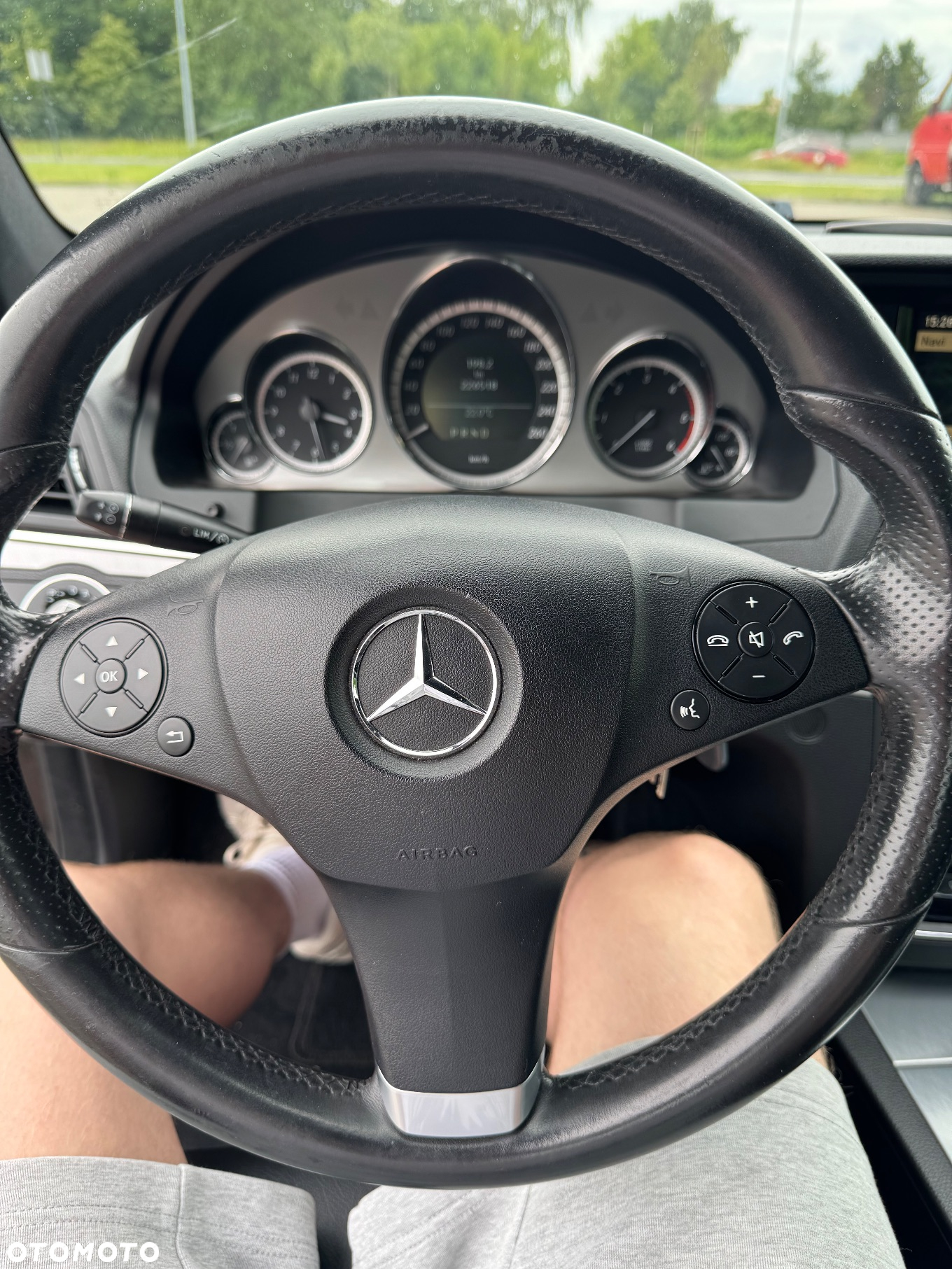 Mercedes-Benz Klasa E 350 CDI BlueEff - 17