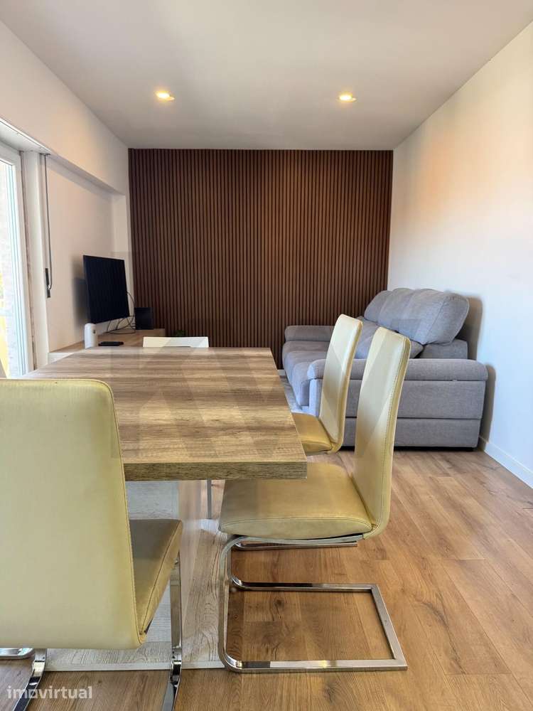 T2 remodelado em Paio Pires — pronto a habitar, em zona calma junto a - Grande imagem: 2/13