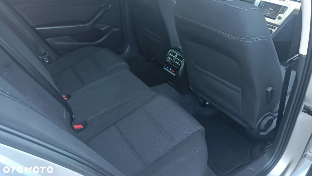 Volkswagen Passat 2.0 TDI (BlueMotion Technology) Comfortline - 15