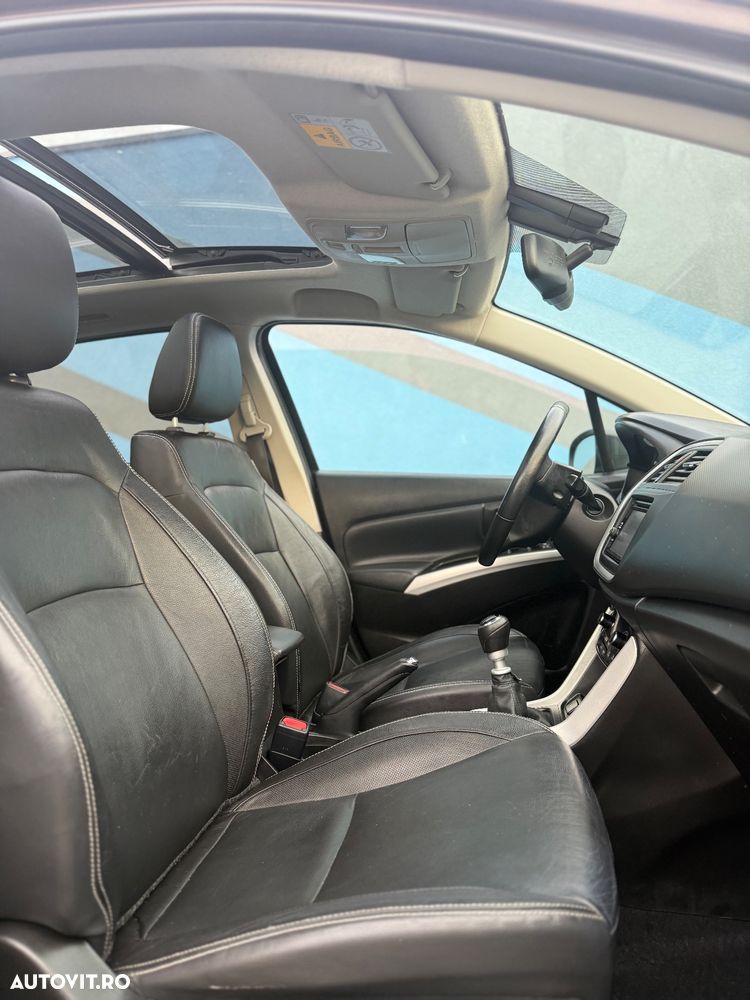 Suzuki SX4 S-Cross 1.6 DDIS 4x4 Comfort+ - 13
