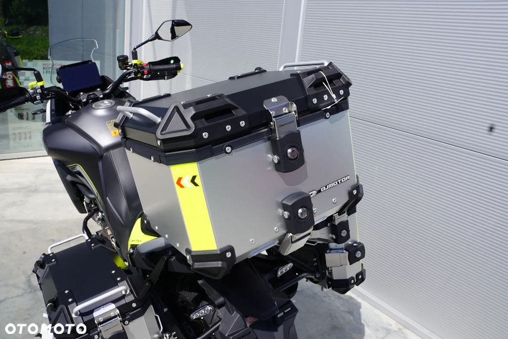 QJMOTOR SVT 650 - 4