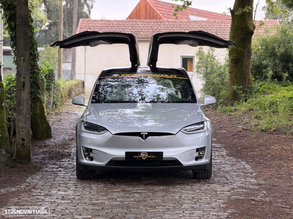 Tesla Model X 100D - 38