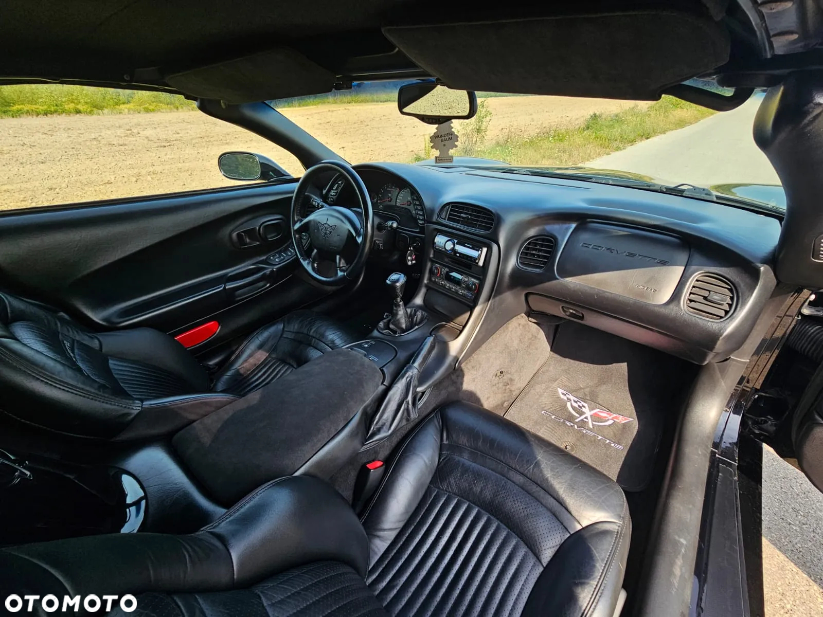Chevrolet Corvette - 11