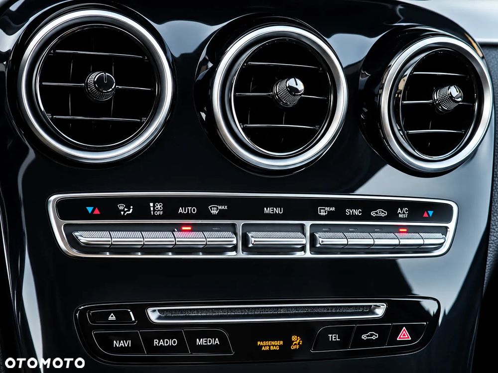 Mercedes-Benz Klasa C 200 9G-TRONIC Edition - 24
