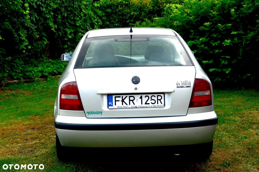 Skoda Octavia 1.6 GLX - 6