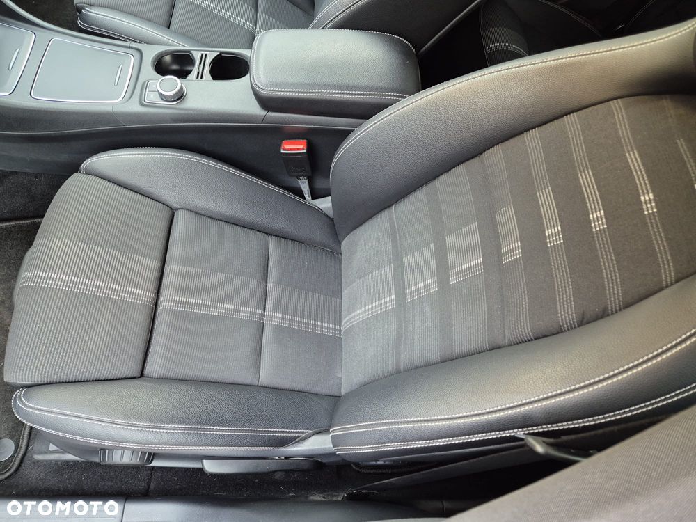 Mercedes-Benz CLA 200 d 4-Matic - 6