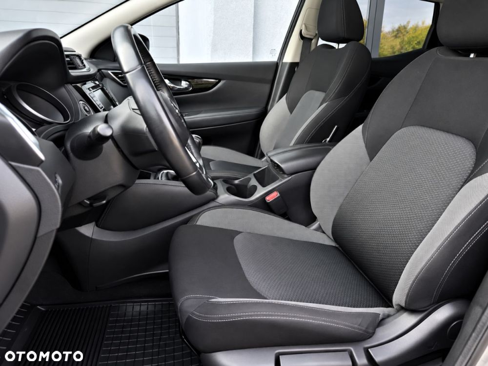 Nissan Qashqai 1.3 DIG-T N-Connecta - 17