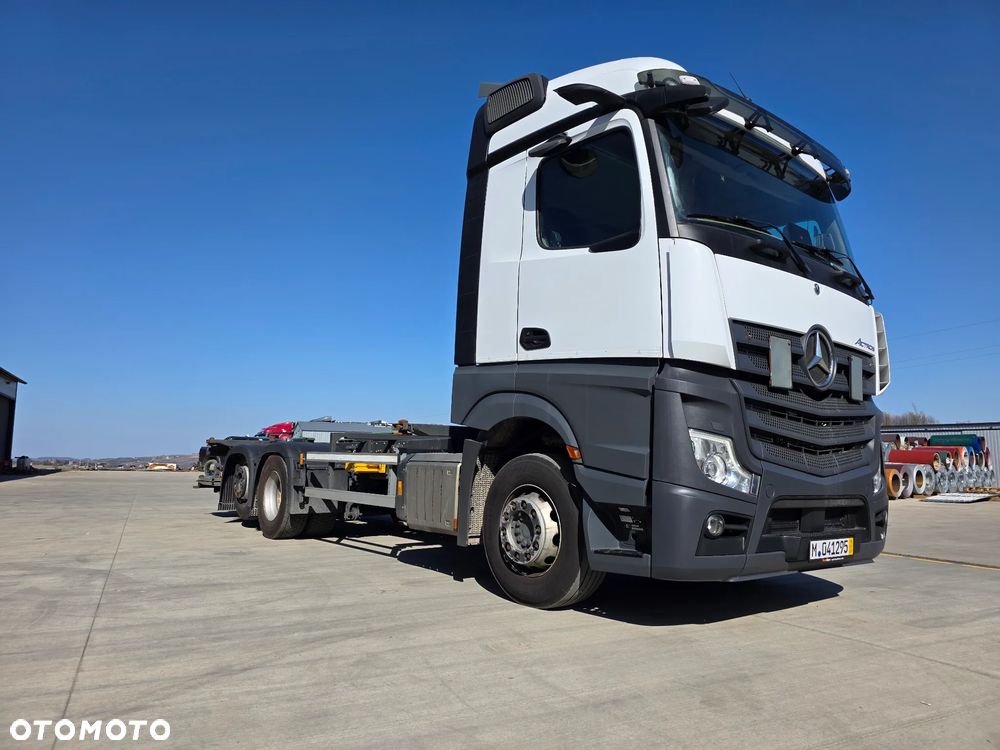 Mercedes-Benz ACTROS - 3