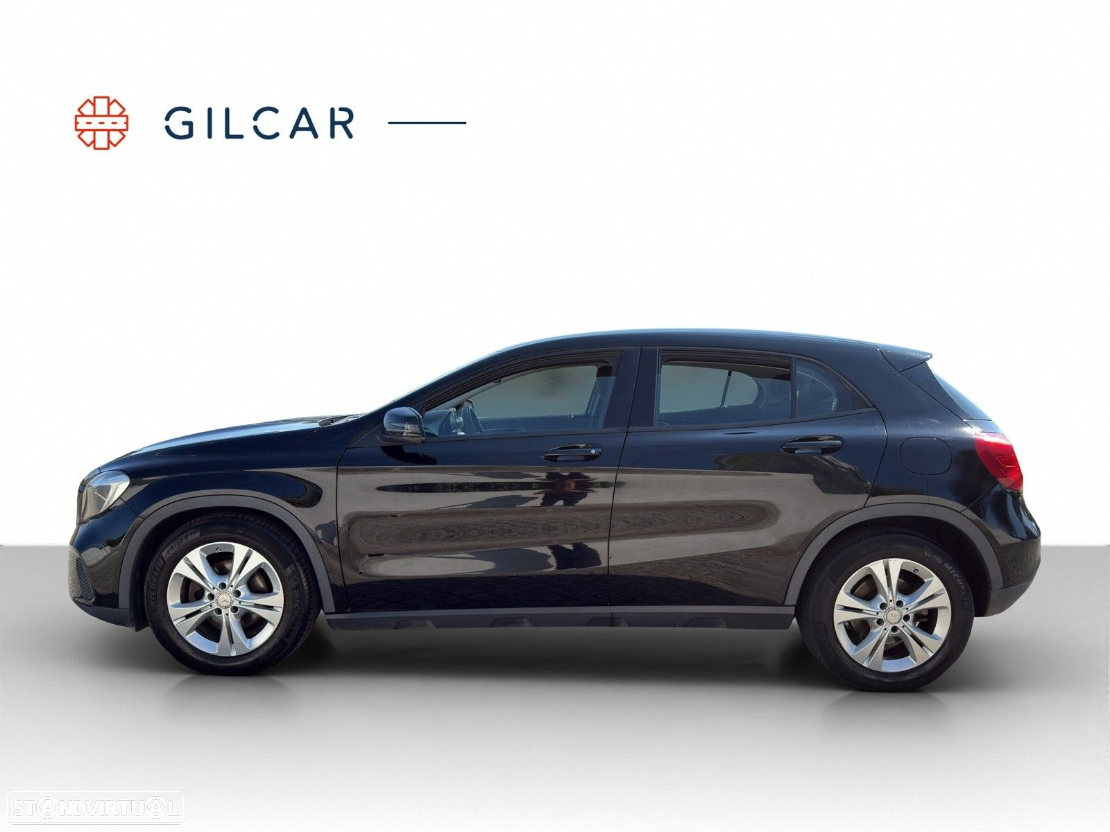 Mercedes-Benz GLA 180 d - 4