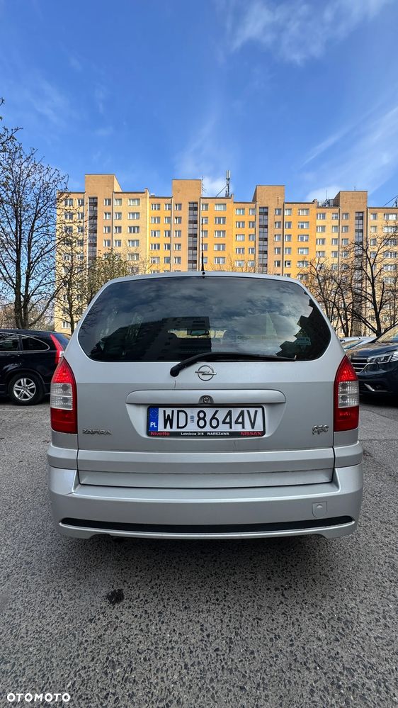 Opel Zafira - 10
