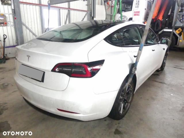 Tesla Model 3 Standard Reichweite Plus Hinterradantrieb - 4