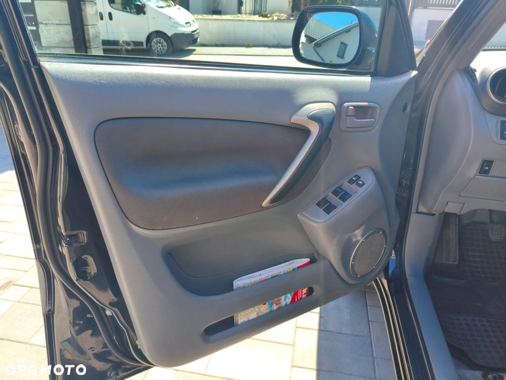 Toyota RAV4 2.0 VVT-i Sol - 13