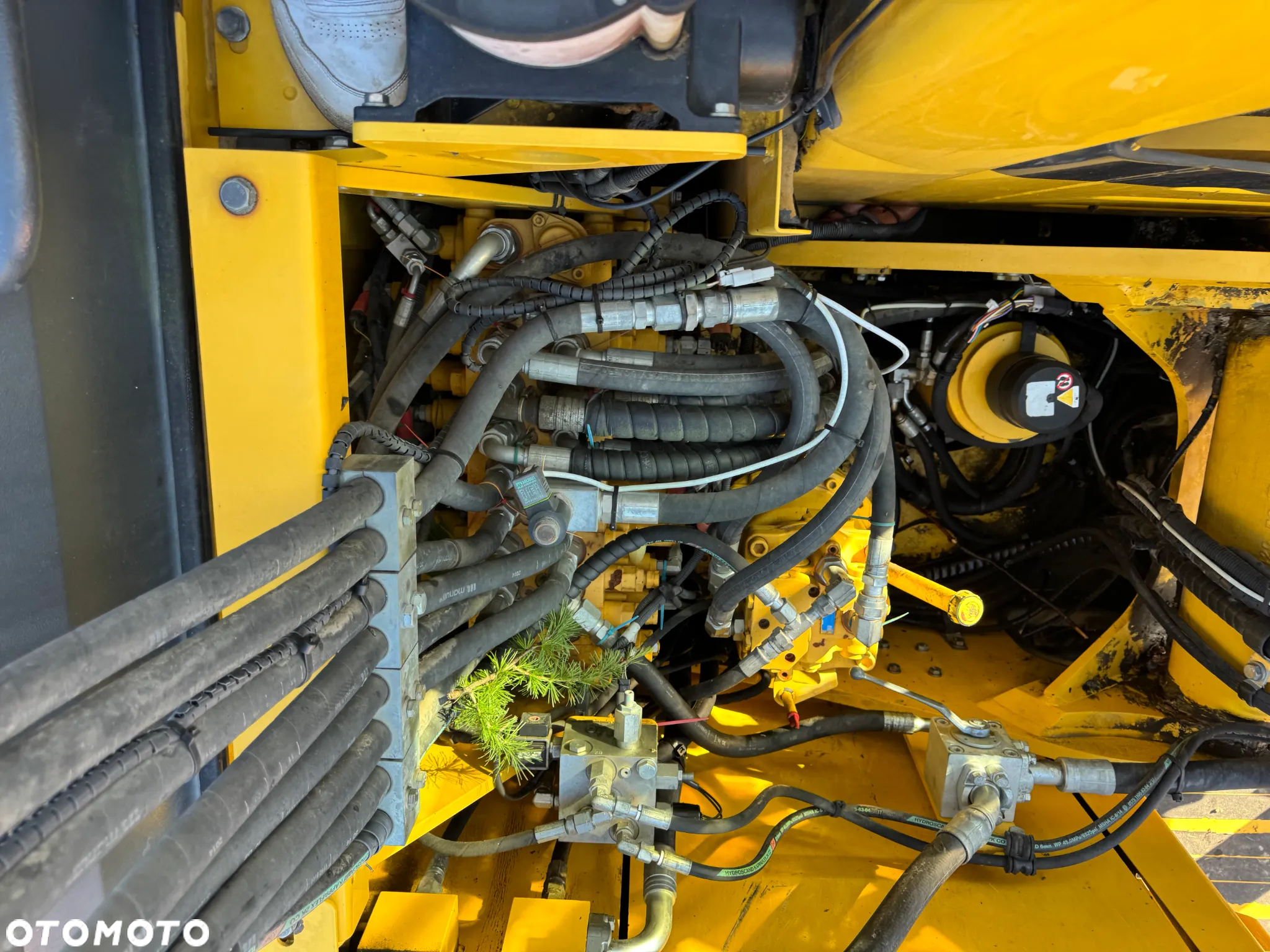 Komatsu PW160-8 - 14