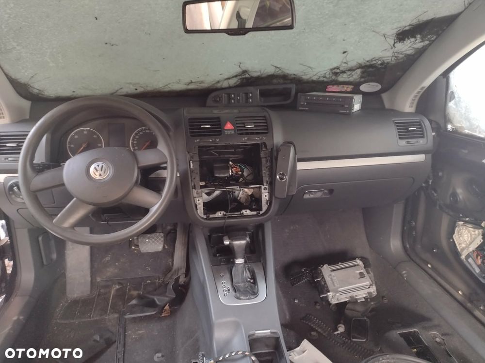 KRATKA PANEL KONSOLA VW GOLF 5 V 2004- - 2