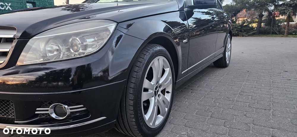 Mercedes-Benz Klasa C 180 BlueEFFICIENCY Avantgarde - 17