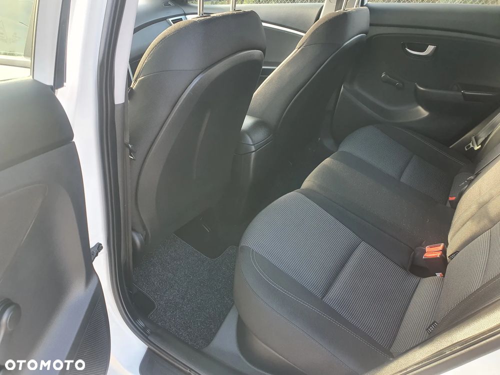 Hyundai i30 1.4 Intro Edition - 12