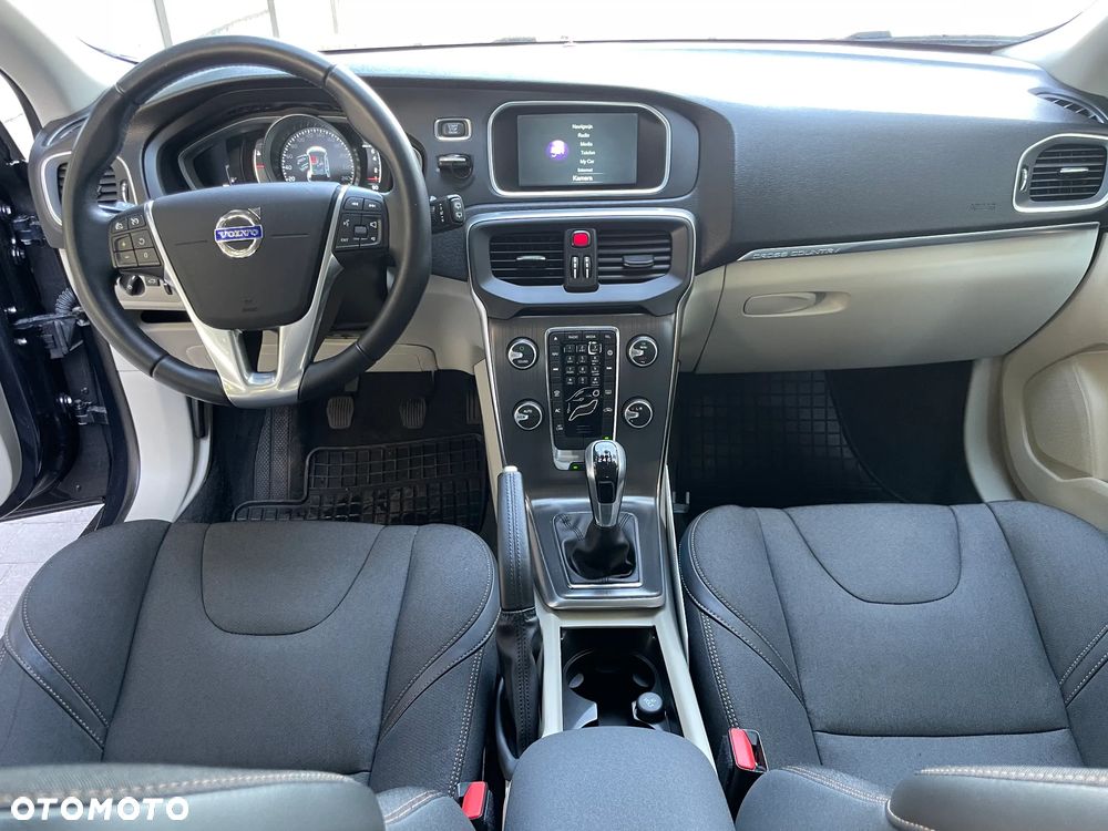 Volvo V40 Cross Country T3 Momentum - 15