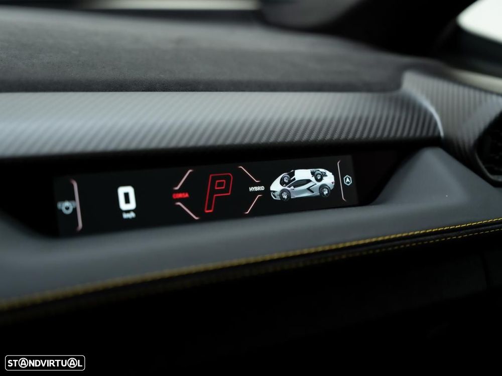 Lamborghini Revuelto - 27