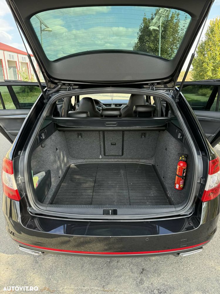 Skoda Octavia Combi 2.0 TDI RS - 7