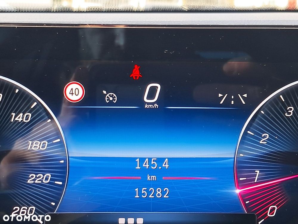 Mercedes-Benz GLB - 10