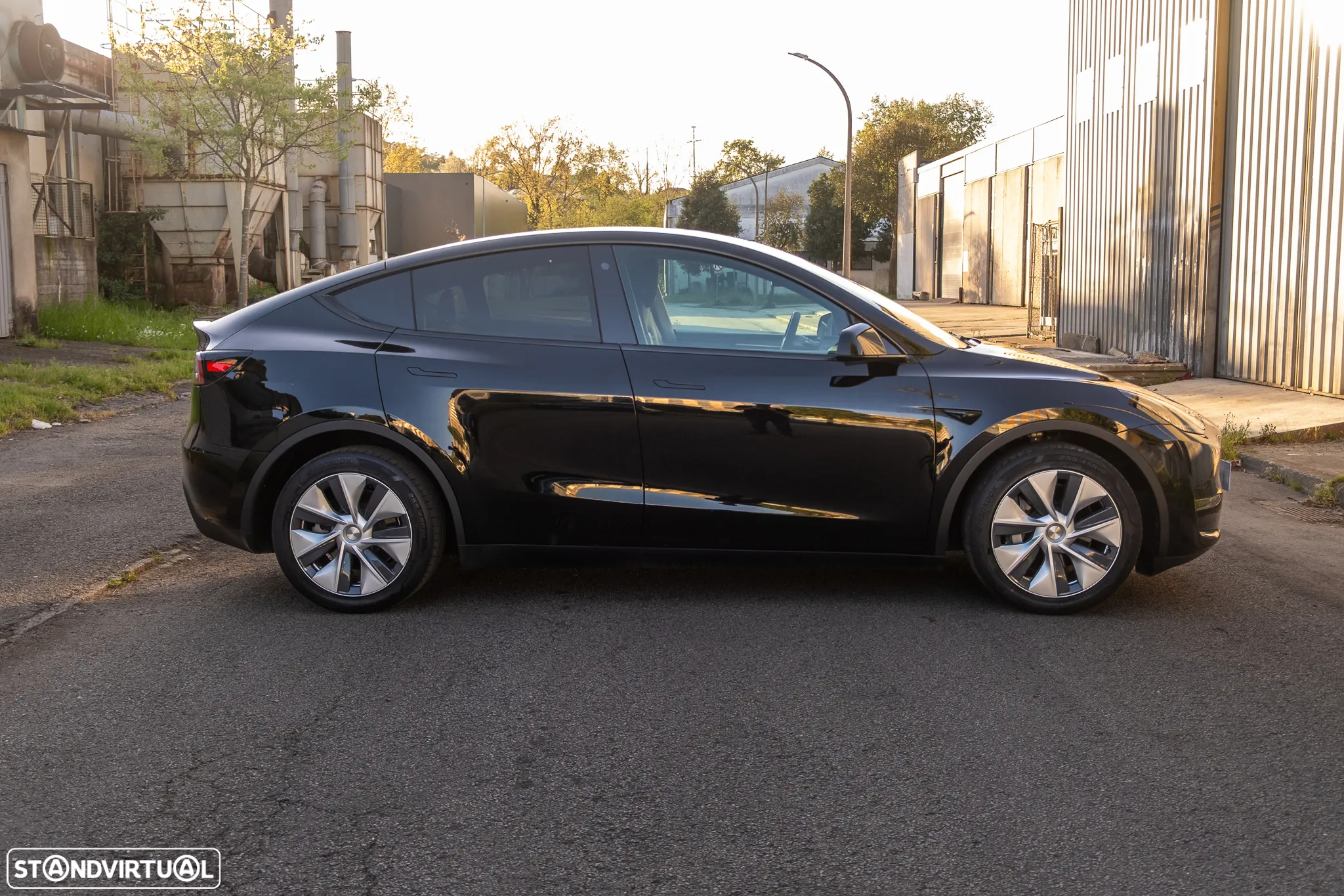 Tesla Model Y Long Range Tração Integral - 19