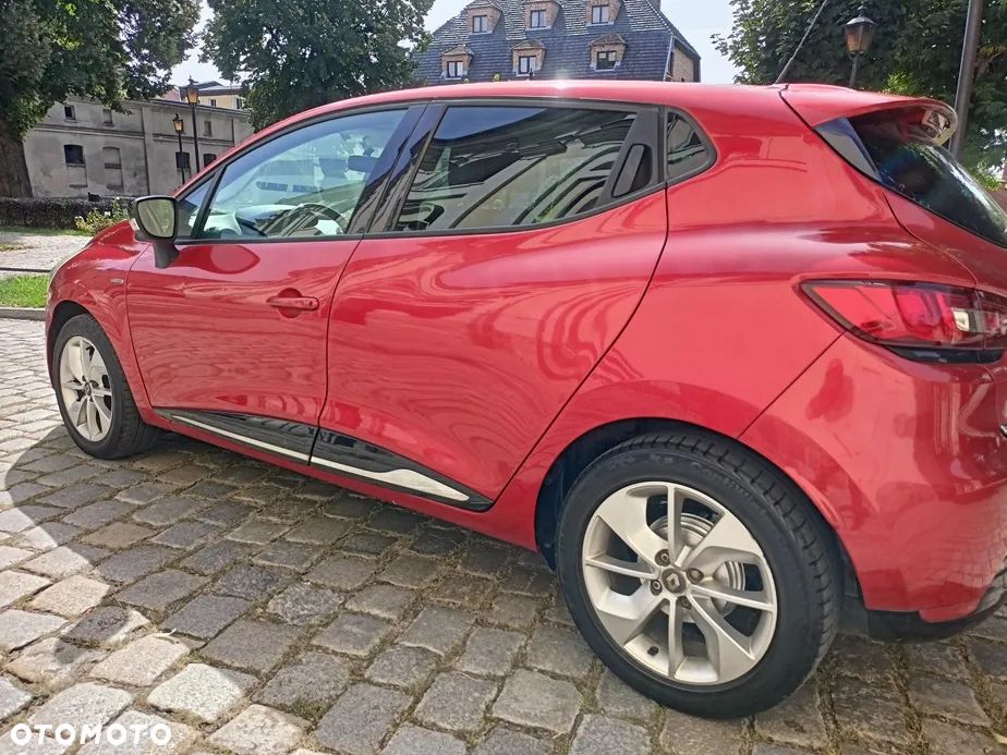 Renault Clio 1.2 16V Limited - 30