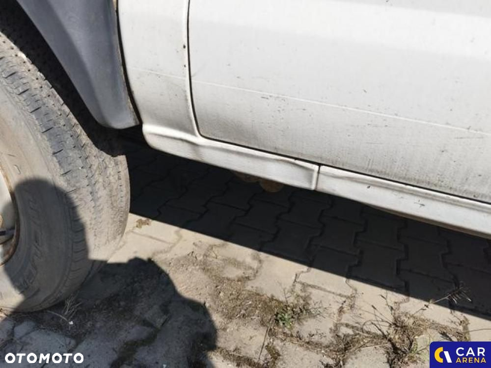 Nissan NP300 - 30