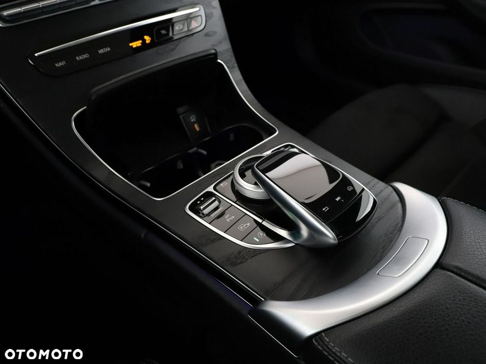 Mercedes-Benz Klasa C 220 d 9G-TRONIC AMG Line - 32