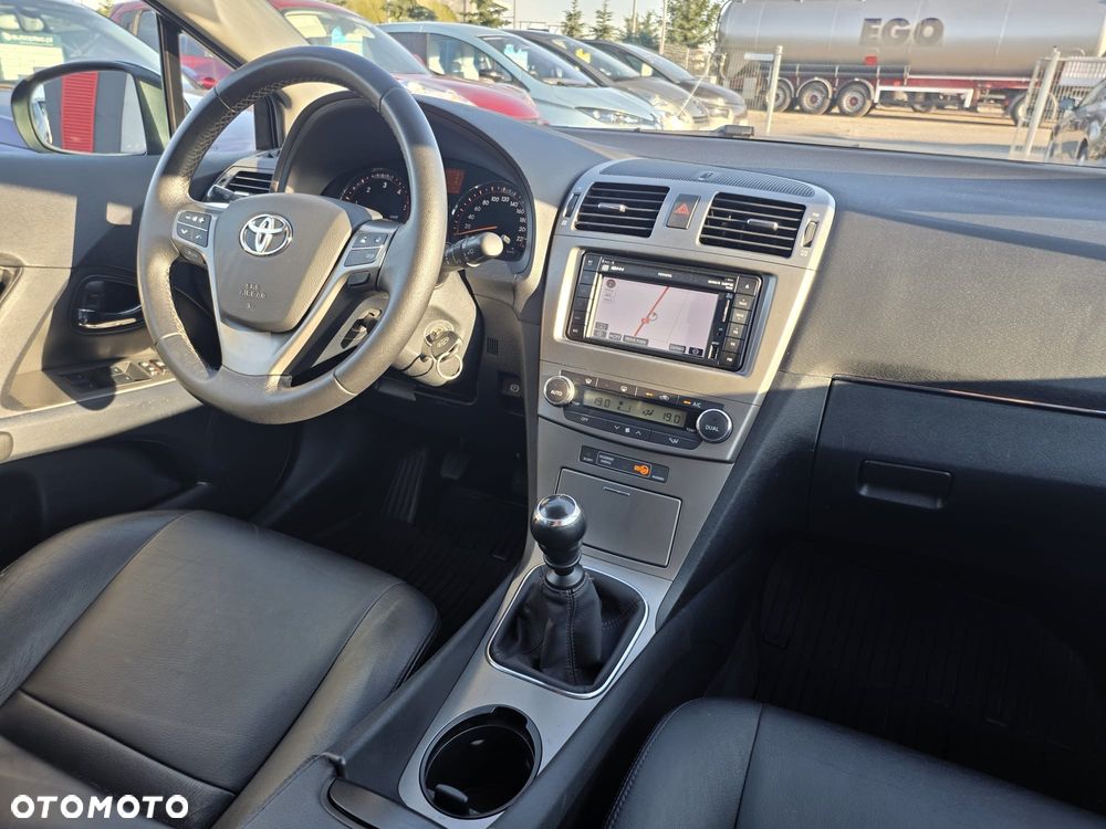 Toyota Avensis 2.0 D-4D Executive - 15