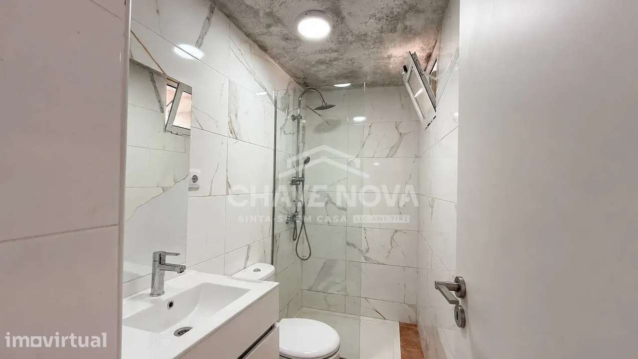 Apartamento T1 c/lugar estacionamento, Continente Bom Dia Carvalhos - Grande imagem: 3/8