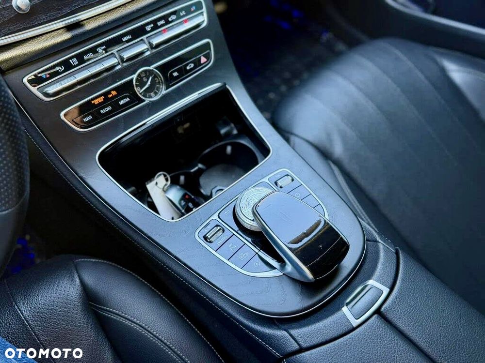 Mercedes-Benz Klasa E 300 9G-TRONIC - 15