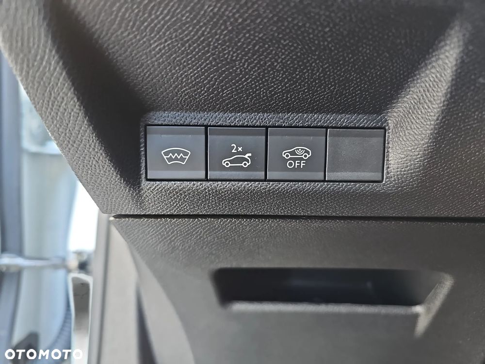 Peugeot 3008 1.2 PureTech mHEV GT S&S e-DCS6 - 22