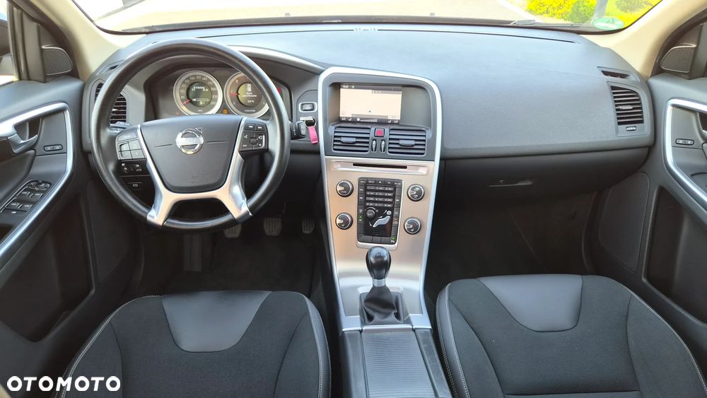 Volvo XC 60 D4 Momentum - 7