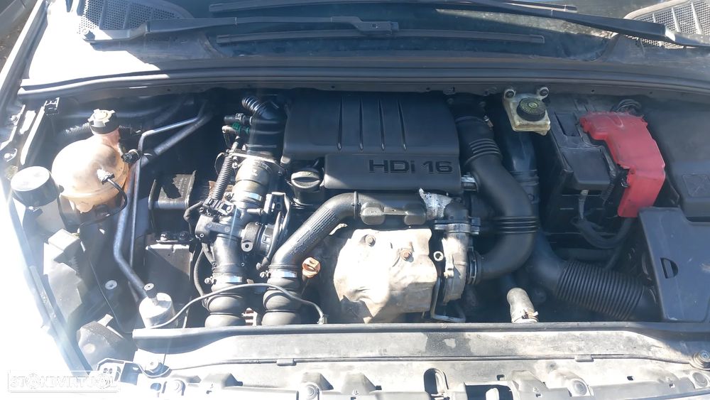 Peugeot 308 SW 1.6 HDi Executive CVM6 - 18