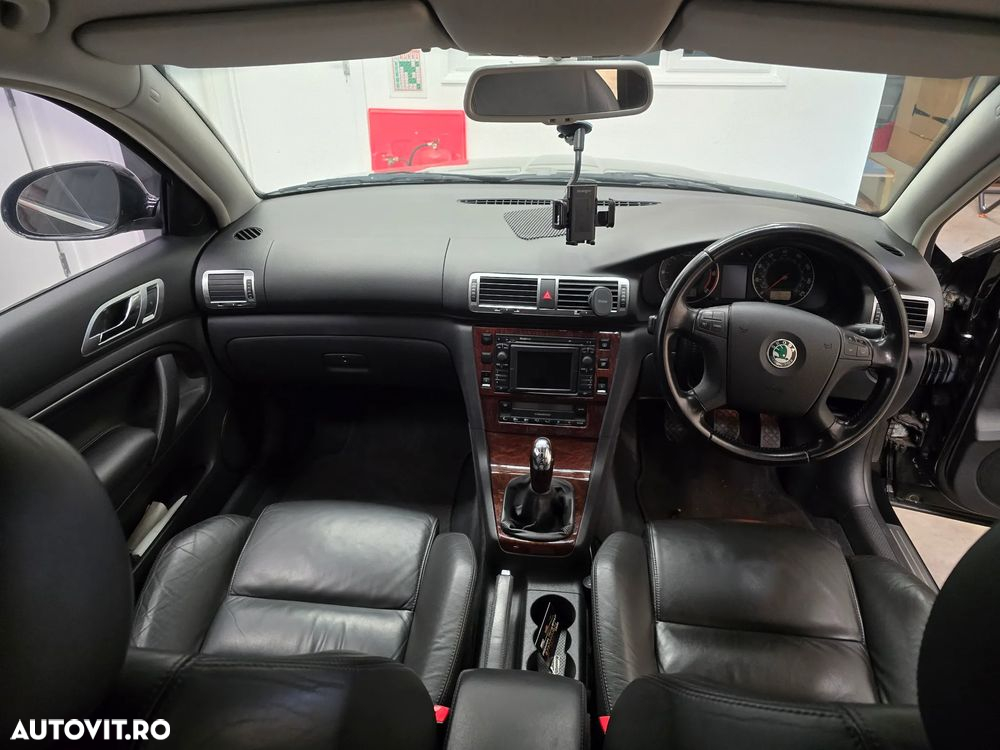 Skoda Superb 2.0 TDI DPF Elegance - 23