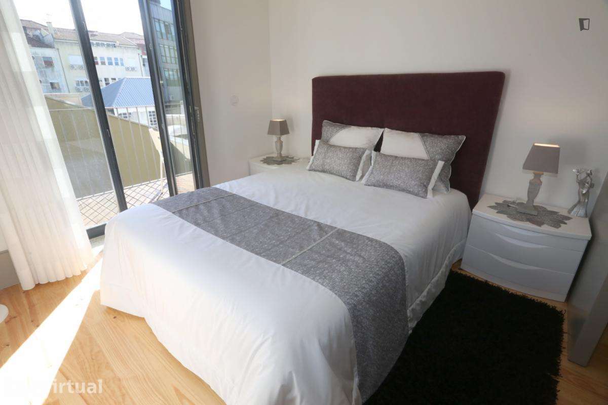 Apartamento com 1 quartos - localizado em Santo Ildefonso Porto - Grande imagem: 2/12