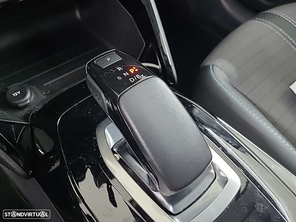 Peugeot e-208 Allure - 12