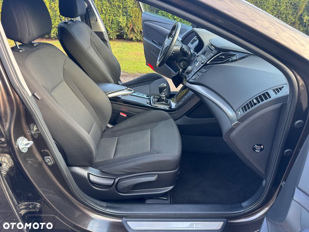 Hyundai i40 Kombi blue 1.6 Space - 28