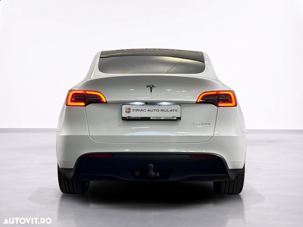 Tesla Model Y - 5