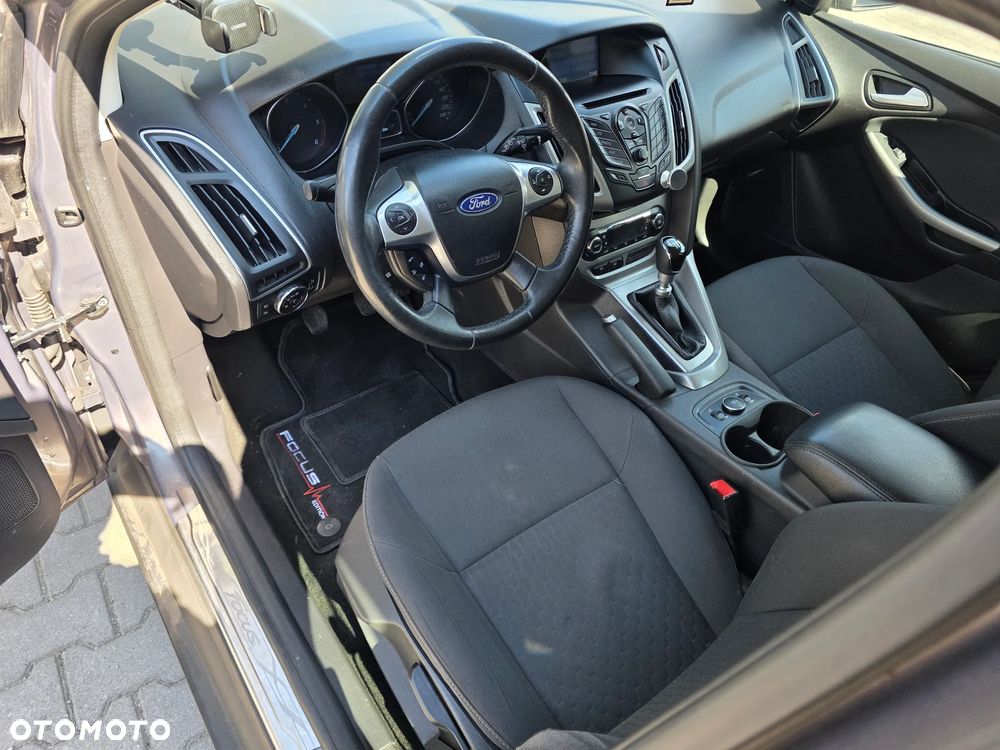 Ford Focus 2.0 TDCi DPF Titanium - 11