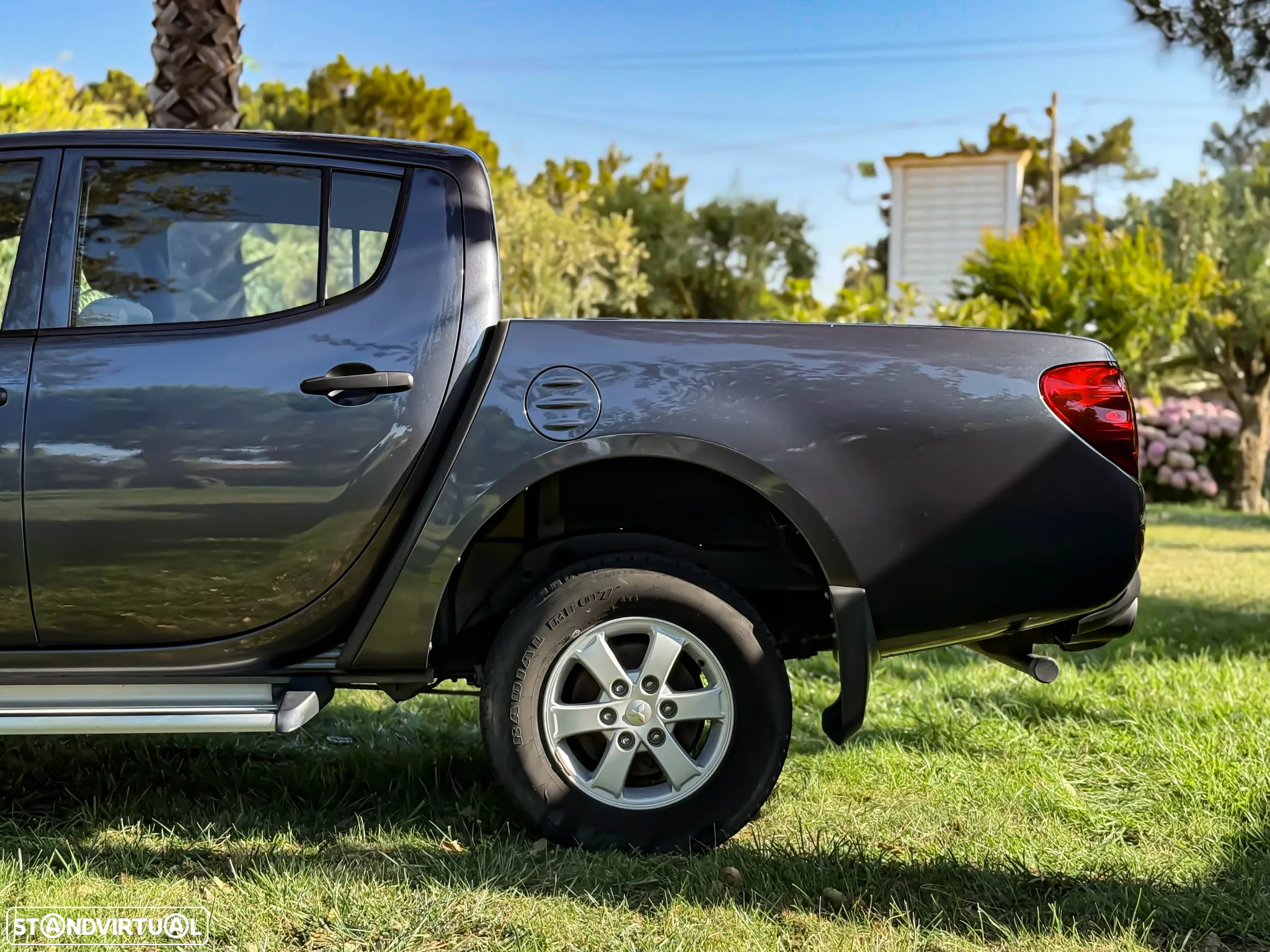 Mitsubishi L200 2.5 DI-D CD Invite AC - 9
