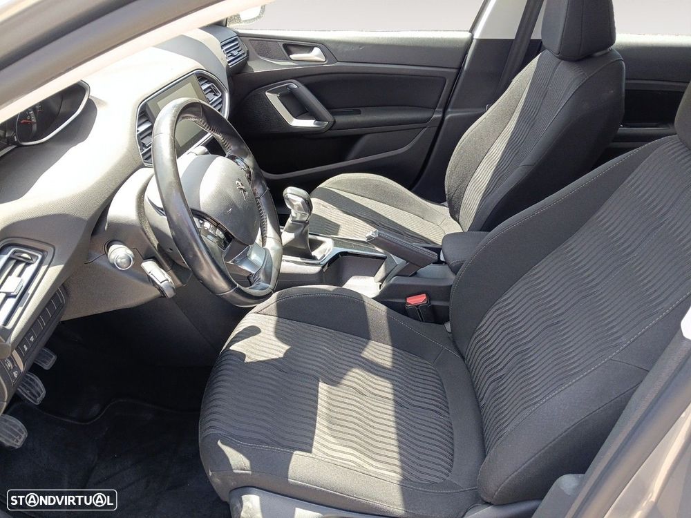 Peugeot 308 SW 1.2 PureTech Style - 9