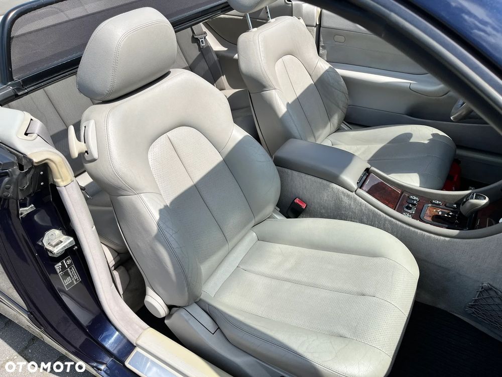 Mercedes-Benz CLK - 16