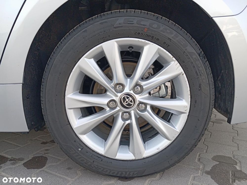 Toyota Corolla 2.0 Hybrid Comfort - 24