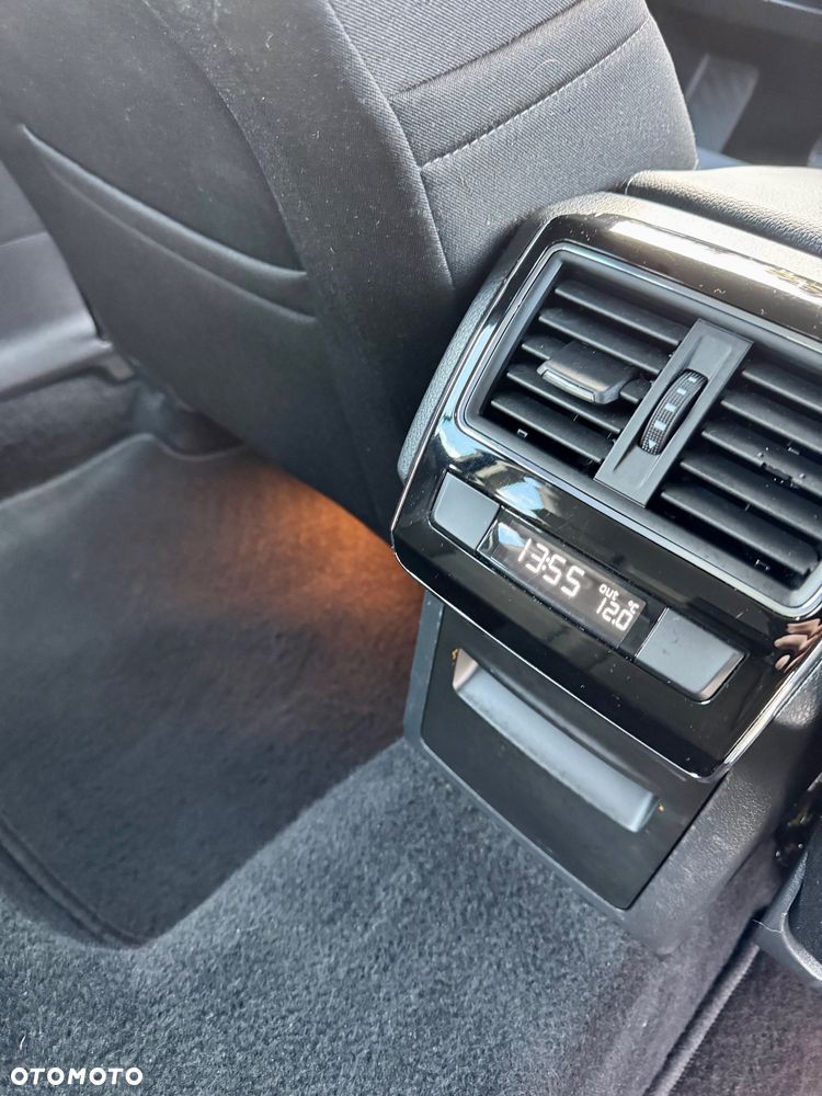 Skoda Superb 2.0 TDI Ambition DSG - 24